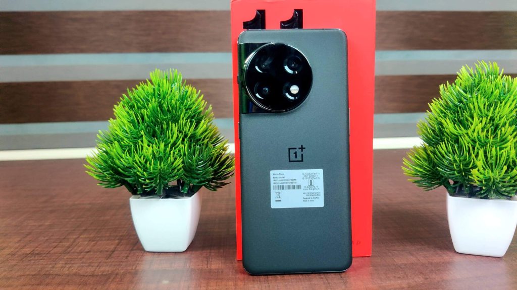 OnePlus 11 5g back view
