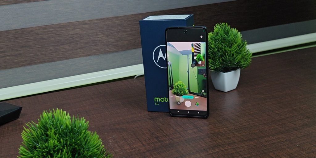 Moto g73 front camera review